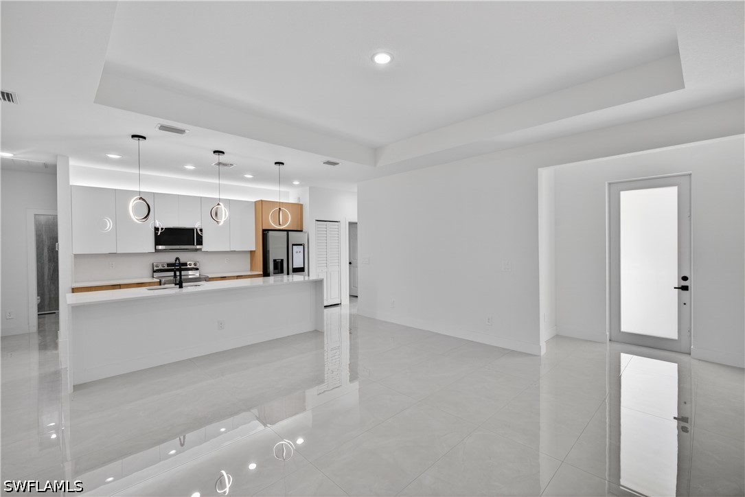 4 Bed SingleFamilyResidence for Sale in Lehigh Acres, photo 4