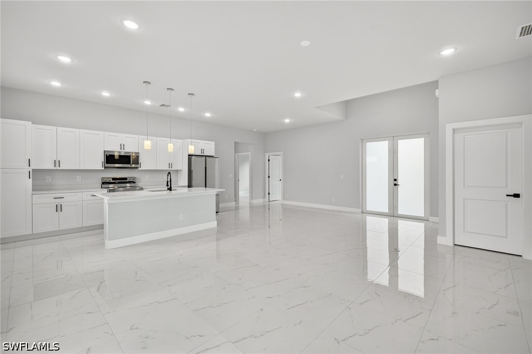 4 Bed SingleFamilyResidence for Sale in Lehigh Acres, photo 4