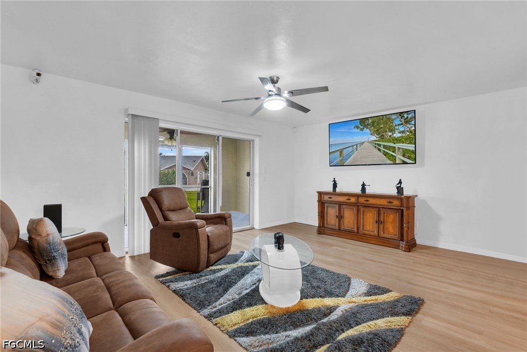 2 Bed Townhouse for Sale in Sunset Lake Condo, photo 4