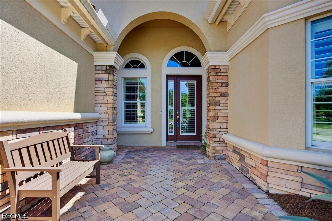 3 Bed Pool Home for Sale in Somerset, photo 4