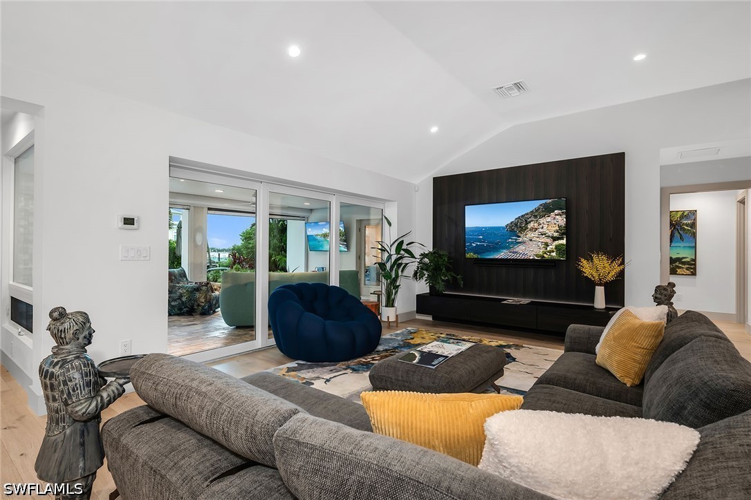 4 Bed Pool Home for Sale in Seagate, photo 4