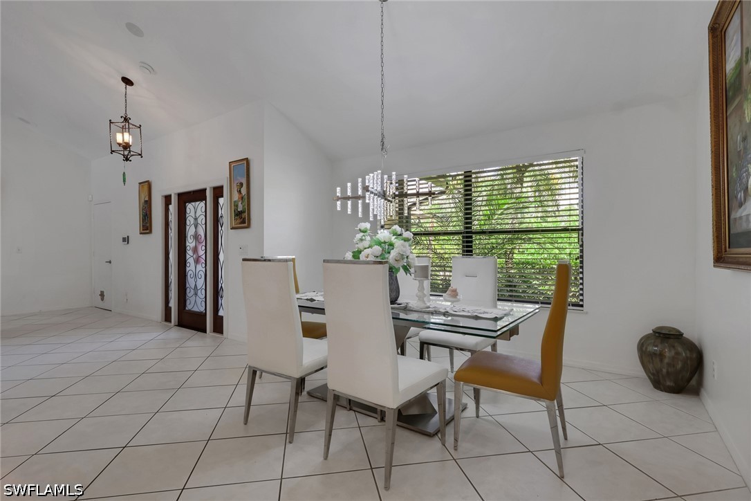 3 Bed Pool Home for Sale in Kings Lake, photo 4