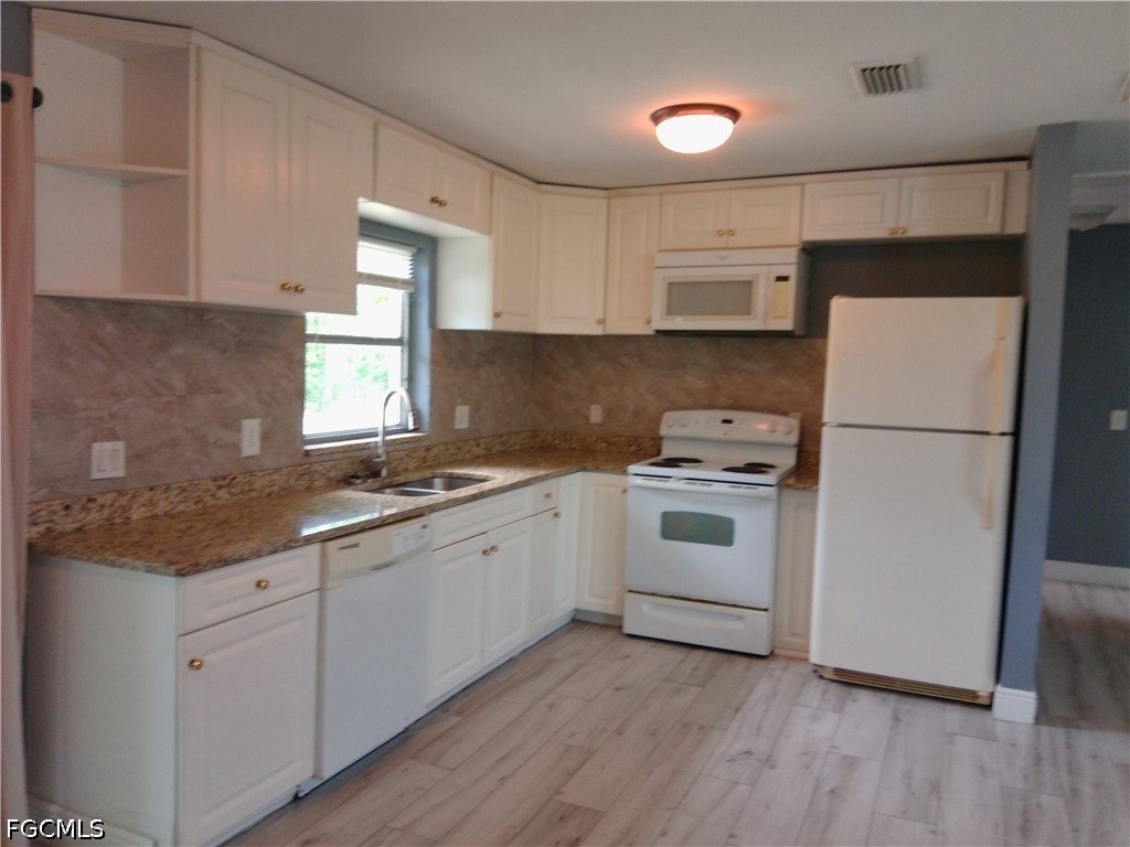 2 Bed Waterfront Home for Sale in Tropic Isles, photo 4