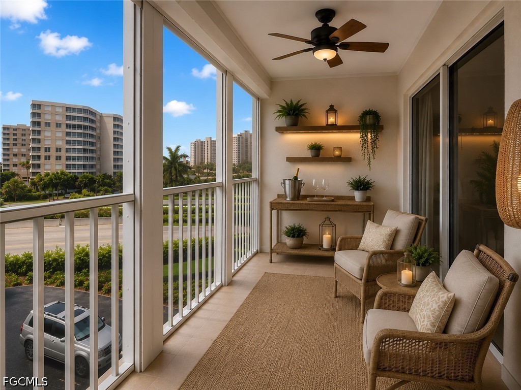 1 Bed Waterfront Home for Sale in Naples, photo 4