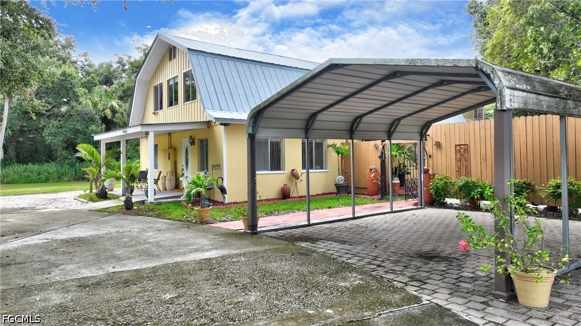 3 Bed SingleFamilyResidence for Sale in Labelle, photo 4