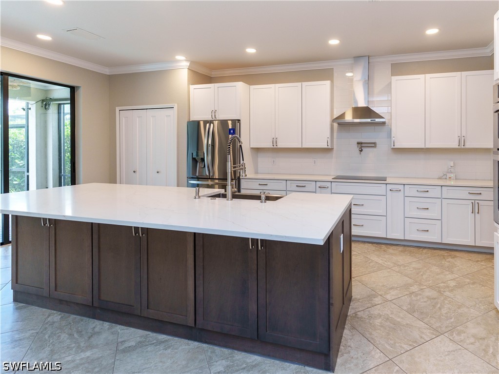 5 Bed Pool Home for Sale in Artesia, photo 4