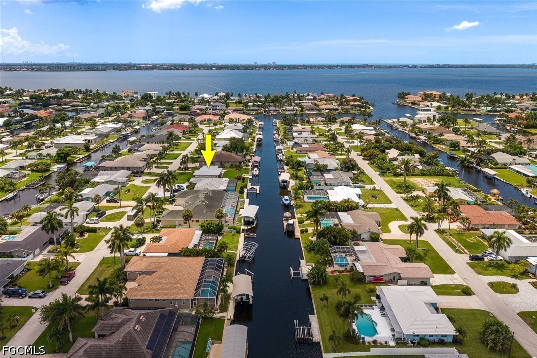 3 Bed Waterfront Home for Sale in Cape Coral, photo 4