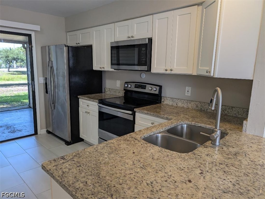 2 Bed Condominium for Sale in Cape Coral, photo 4