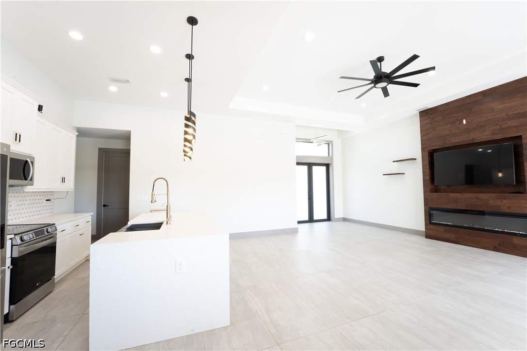 3 Bed Pool Home for Sale in Cape Coral, photo 4