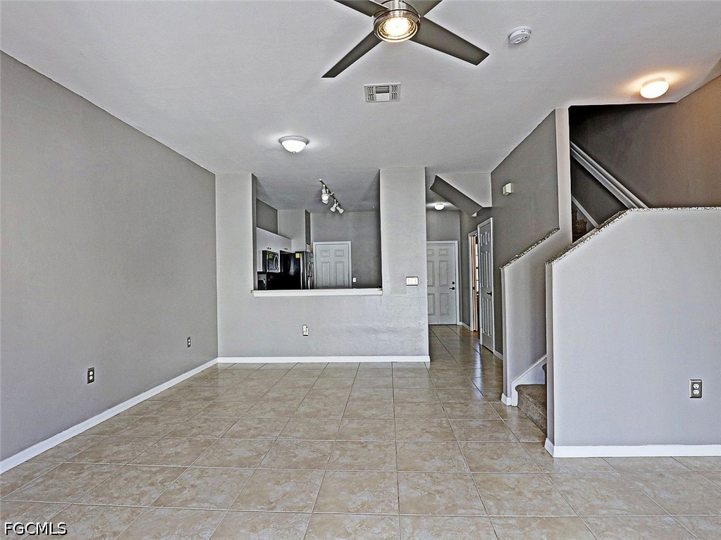 3 Bed Townhouse for Sale in Fort Myers, photo 4