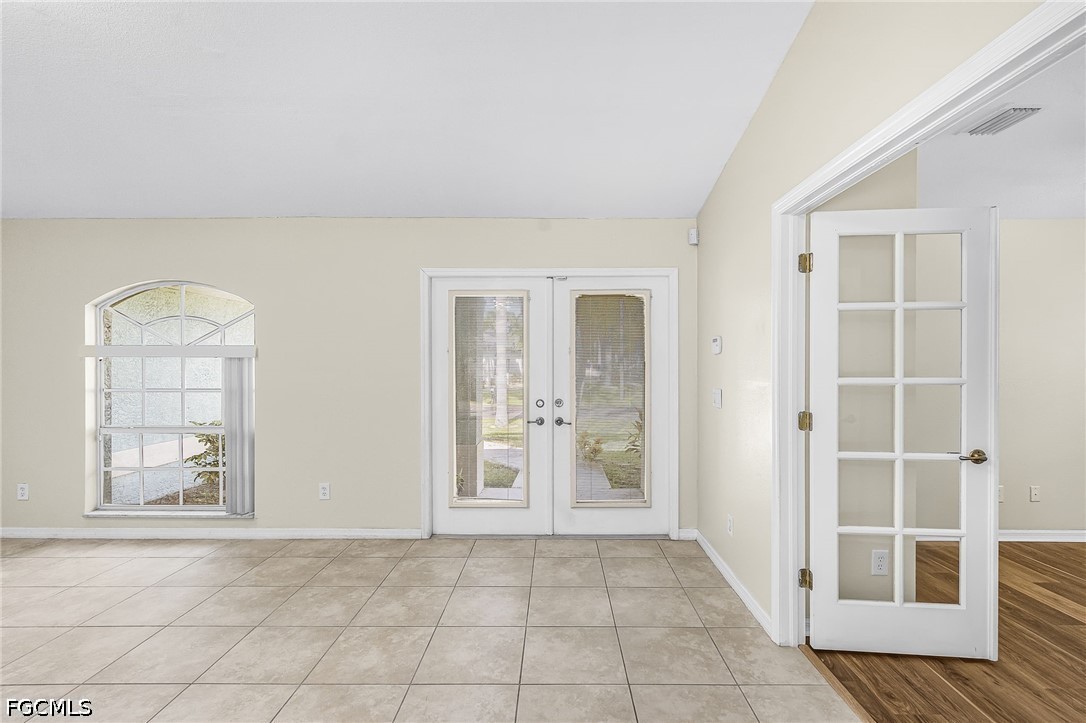 4 Bed SingleFamilyResidence for Sale in Cape Coral, photo 4