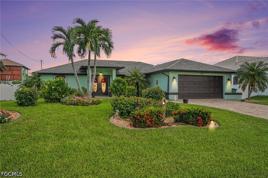 3 Bed Pool Home for Sale in Cape Coral, photo 4