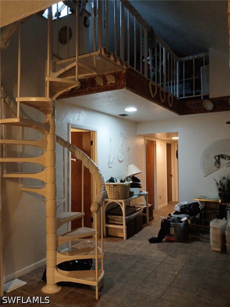 5 Bed Pool Home for Sale in Golden Gate City, photo 4