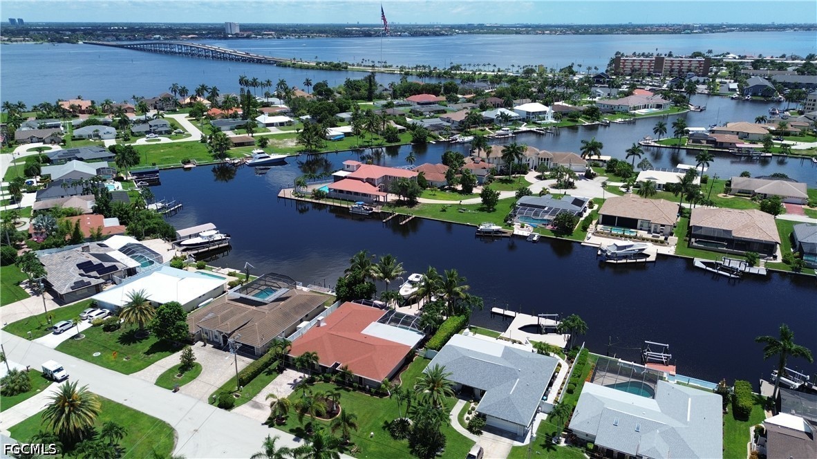 3 Bed Pool Home for Sale in Cape Coral, photo 4
