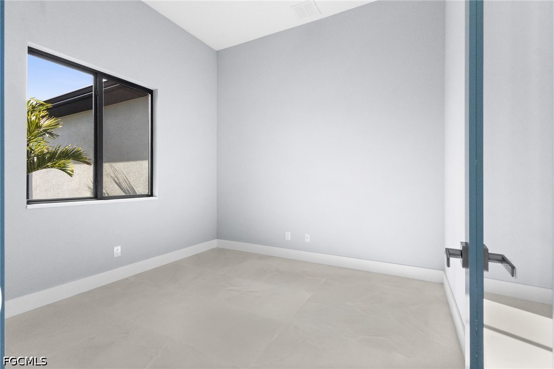 4 Bed Pool Home for Sale in Cape Coral, photo 4