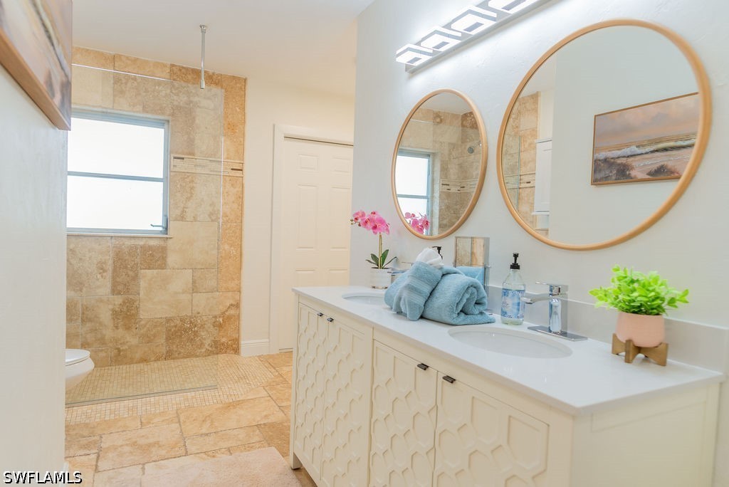 3 Bed Pool Home for Sale in Naples Park, photo 4