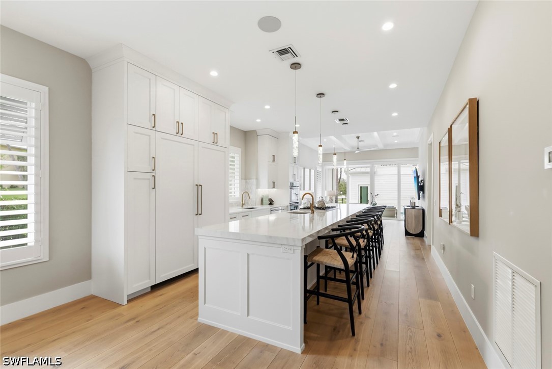 5 Bed Pool Home for Sale in Olde Naples, photo 4