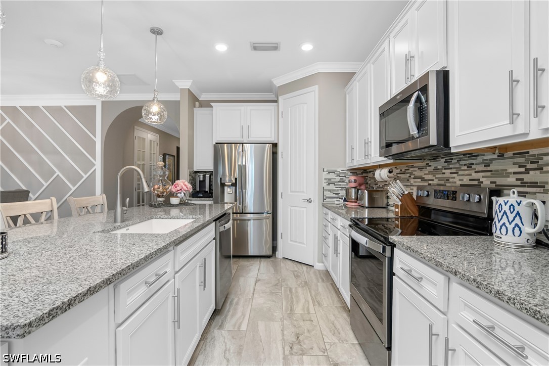 3 Bed Pool Home for Sale in Estero, photo 4