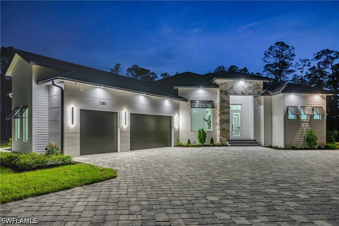 3 Bed Pool Home for Sale in Naples, photo 4