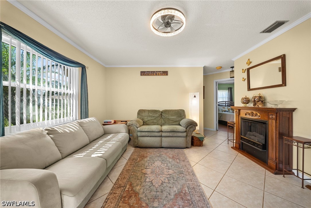 3 Bed Pool Home for Sale in San Carlos Park, photo 4