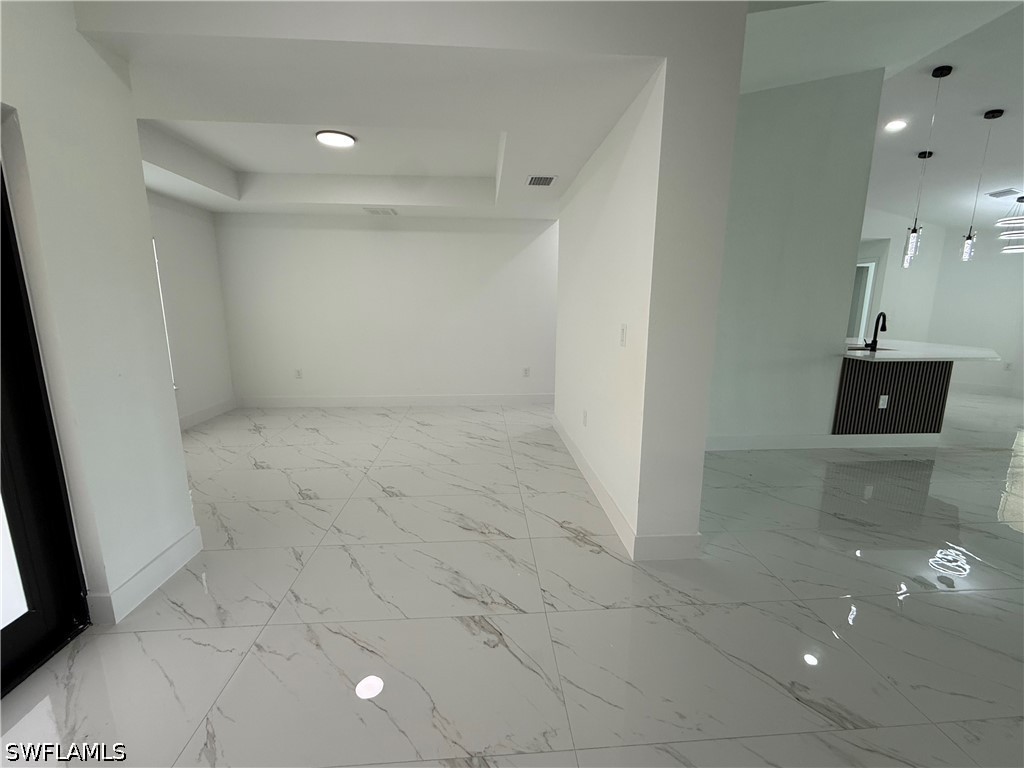 4 Bed SingleFamilyResidence for Sale in Lehigh Acres, photo 4