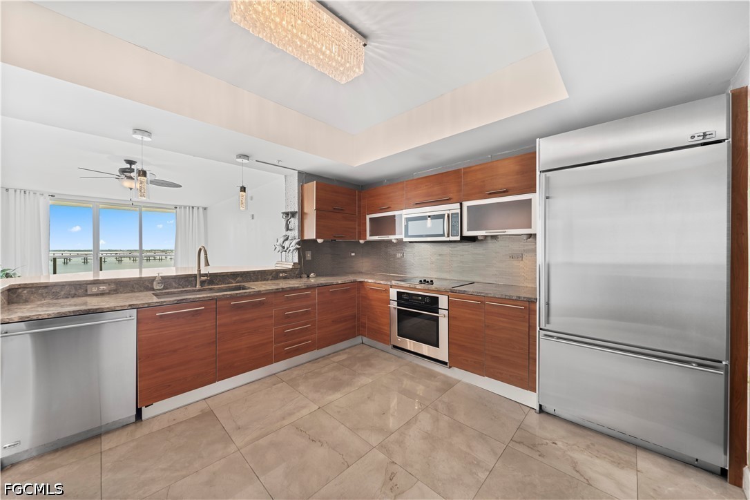 3 Bed Pool Home for Sale in Oasis, photo 4