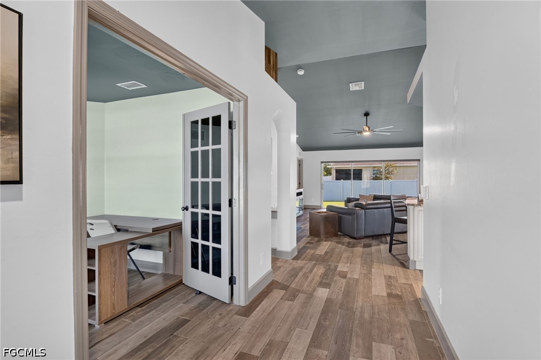 3 Bed SingleFamilyResidence for Sale in Cape Coral, photo 4