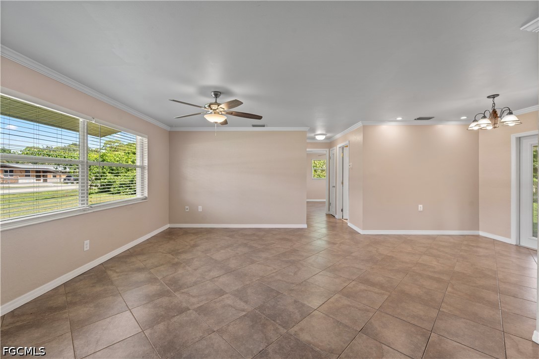 2 Bed SingleFamilyResidence for Sale in North Fort Myers, photo 4