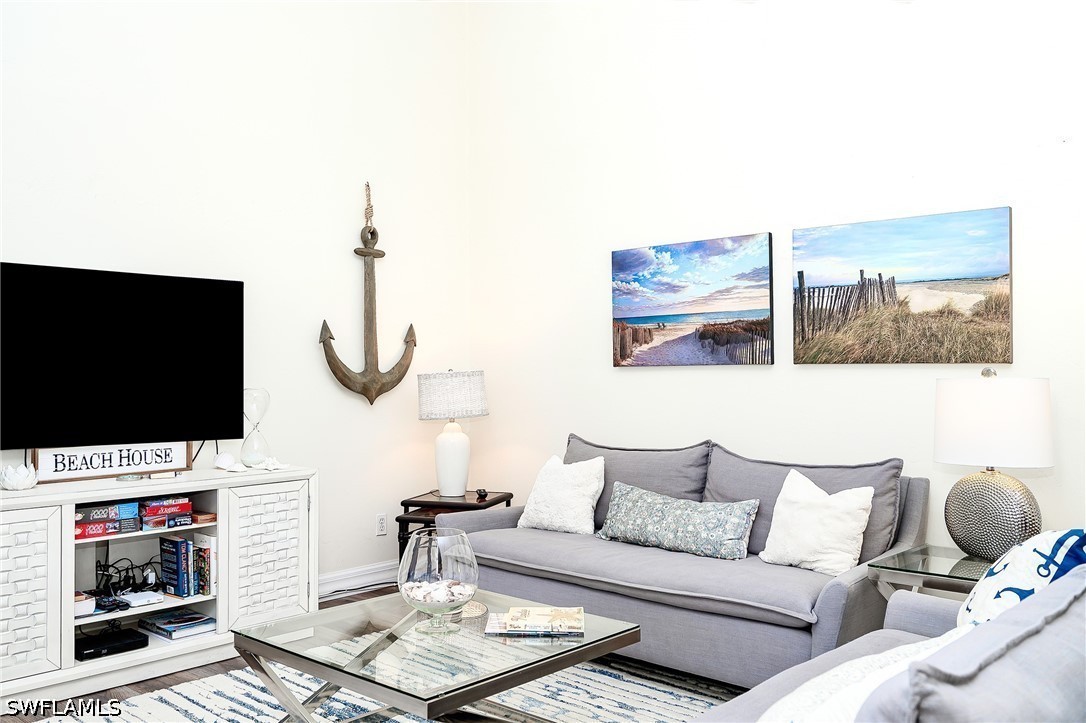 2 Bed Condominium for Sale in Beachwalk Gardens, photo 4