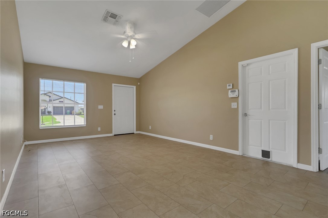 3 Bed SingleFamilyResidence for Sale in Cape Coral, photo 4