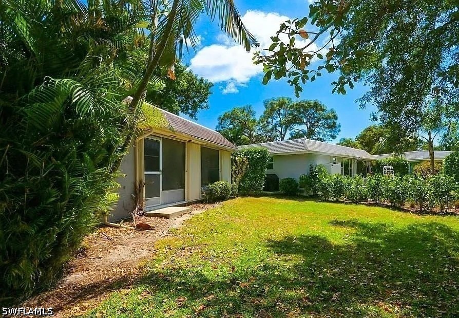 2 Bed SingleFamilyResidence for Sale in Naples, photo 4