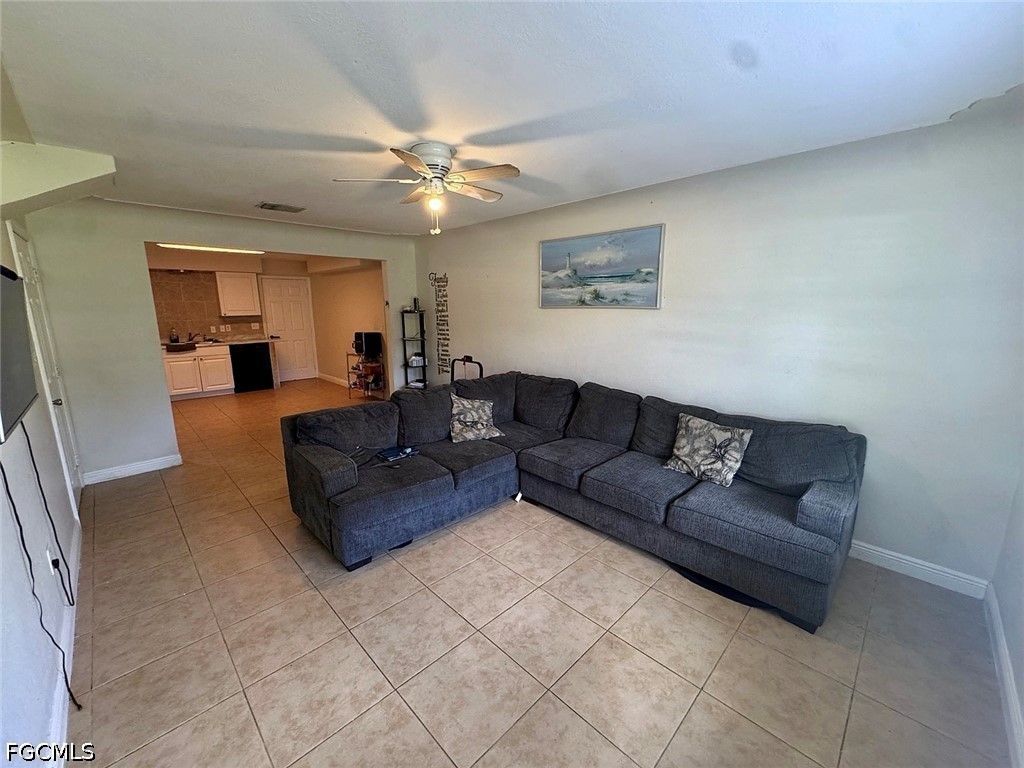 3 Bed SingleFamilyResidence for Sale in Sengs Subd, photo 4