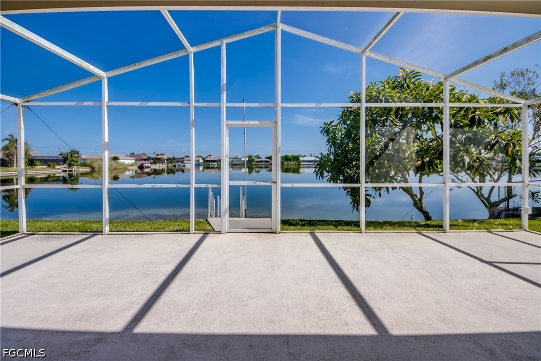 2 Bed Waterfront Home for Sale in Cape Coral, photo 4