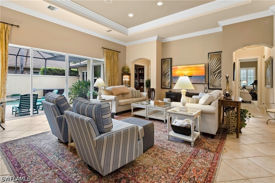 4 Bed Pool Home for Sale in Banyan Woods, photo 4