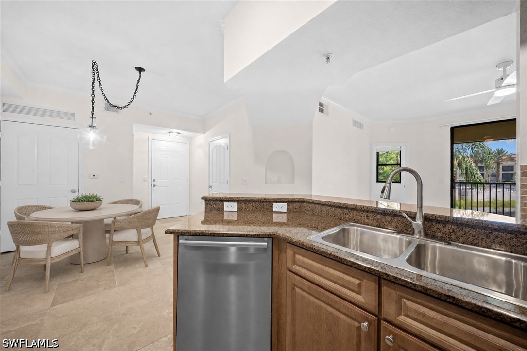 2 Bed Waterfront Home for Sale in Naples, photo 4