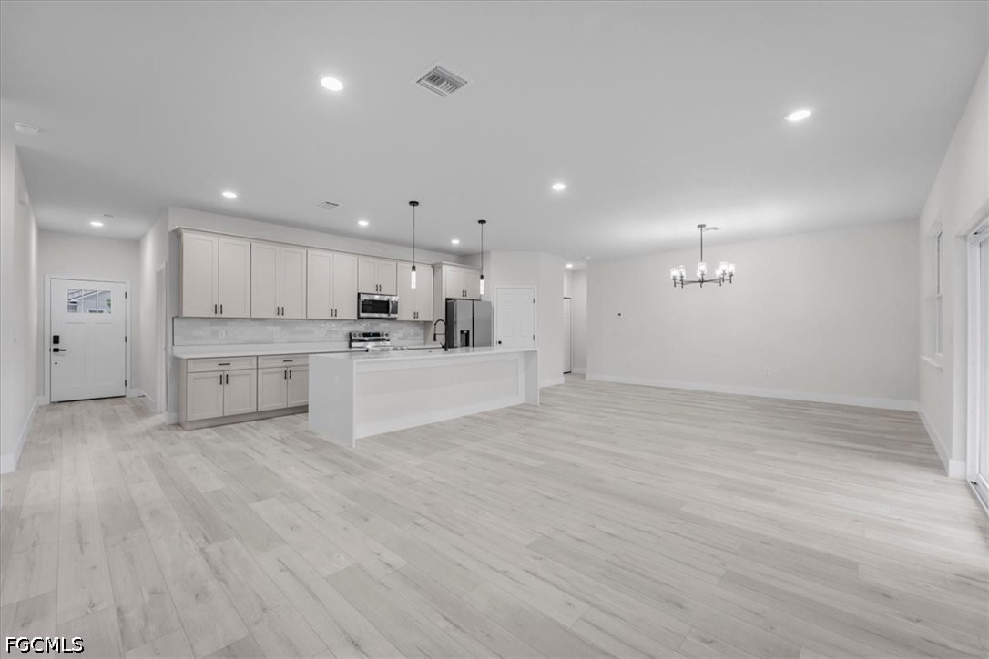 4 Bed SingleFamilyResidence for Sale in Sun N Lakes, photo 4