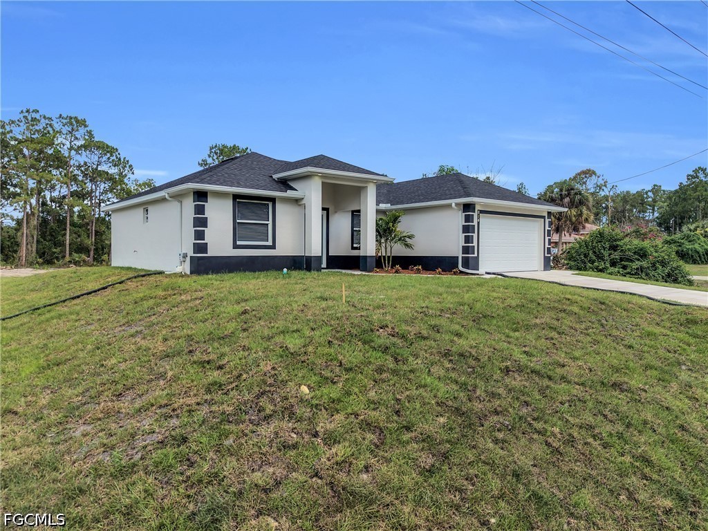 3 Bed SingleFamilyResidence for Sale in Lehigh Acres, photo 4