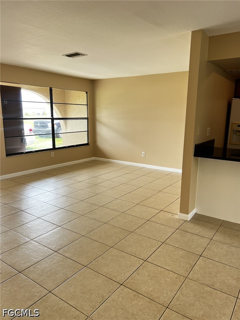 2 Bed Duplex for Sale in Cape Coral, photo 4