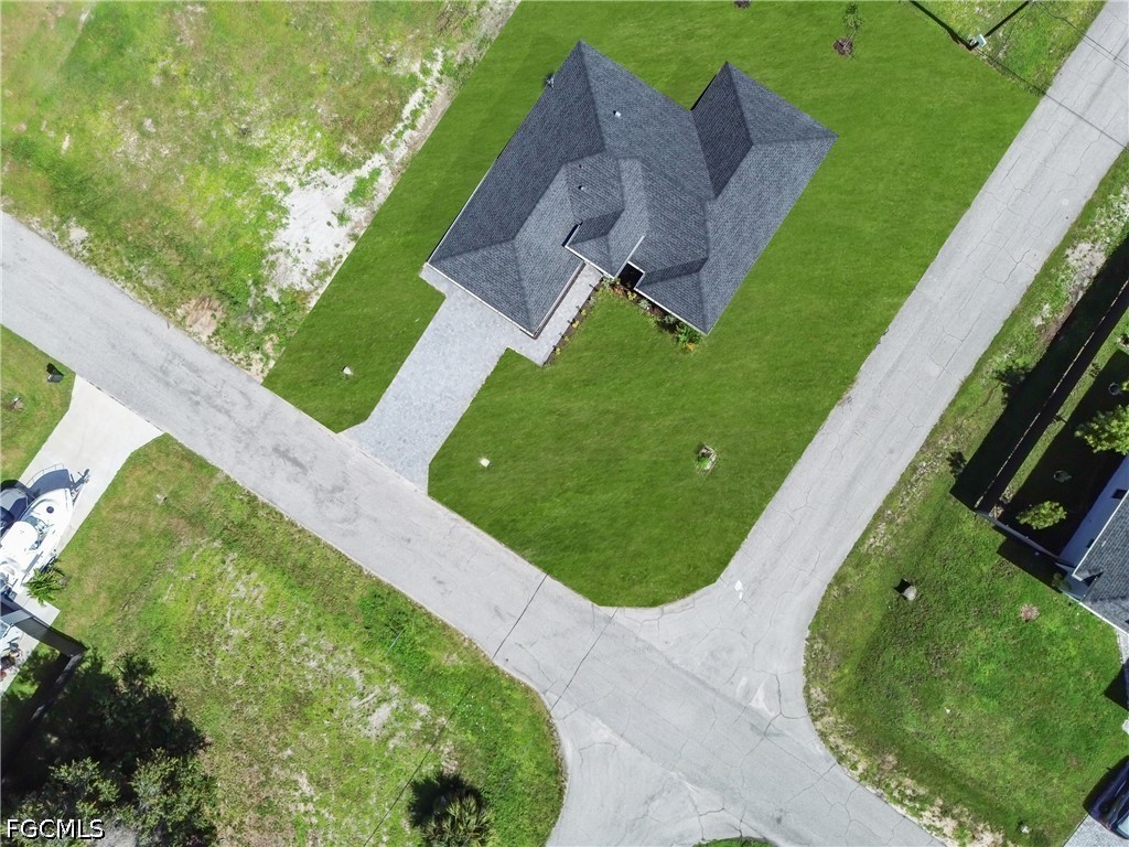 3 Bed SingleFamilyResidence for Sale in Cape Coral, photo 4