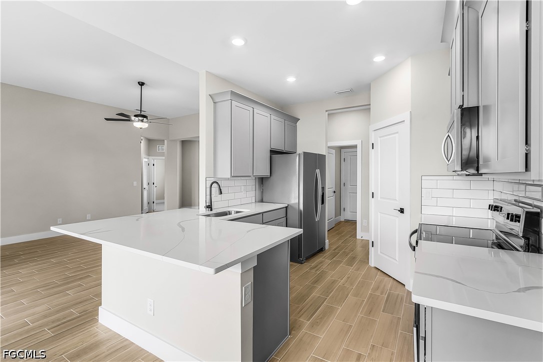 4 Bed SingleFamilyResidence for Sale in Cape Coral, photo 4