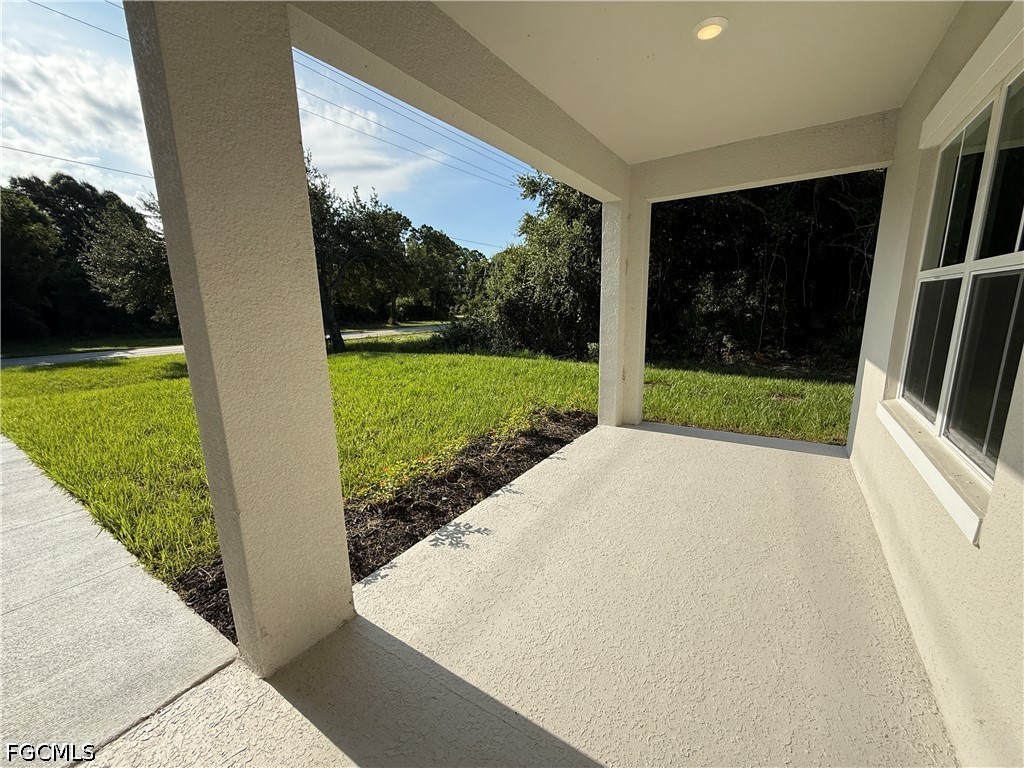 3 Bed SingleFamilyResidence for Sale in Lehigh Acres, photo 4