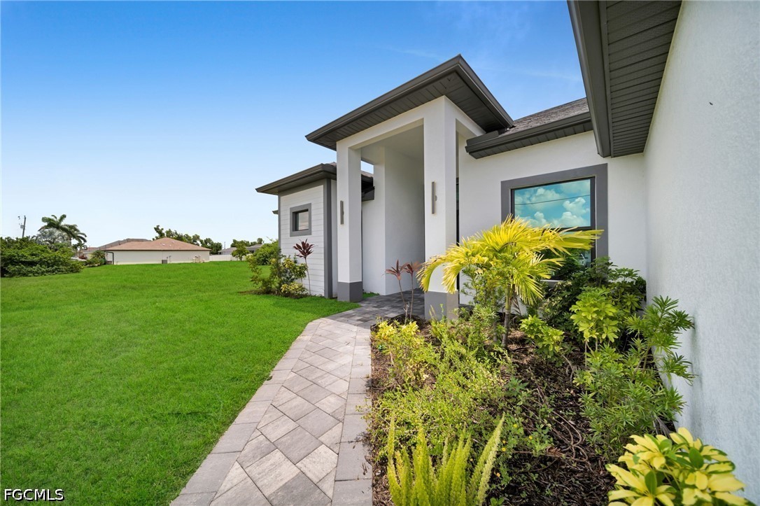 3 Bed SingleFamilyResidence for Sale in Cape Coral, photo 4