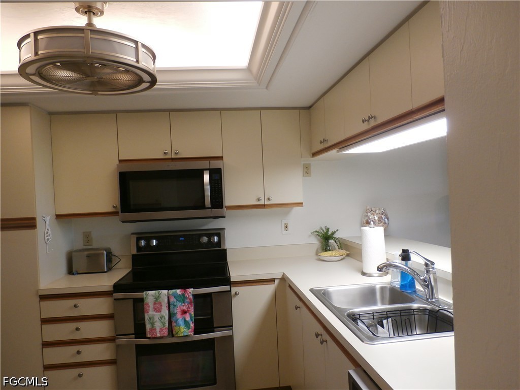 2 Bed Condominium for Sale in Manor, photo 4