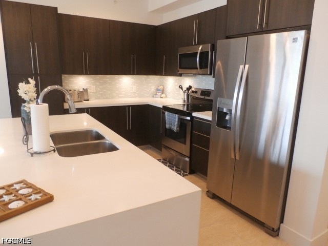 3 Bed Condominium for Sale in Royal Pointe, photo 4
