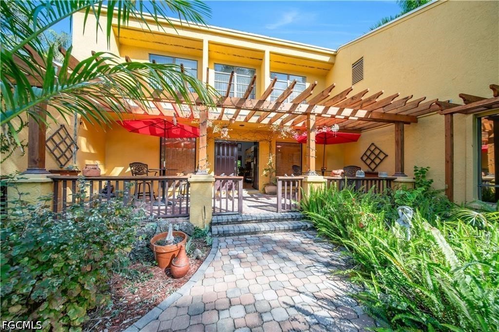 5 Bed SingleFamilyResidence for Sale in North Fort Myers, photo 4