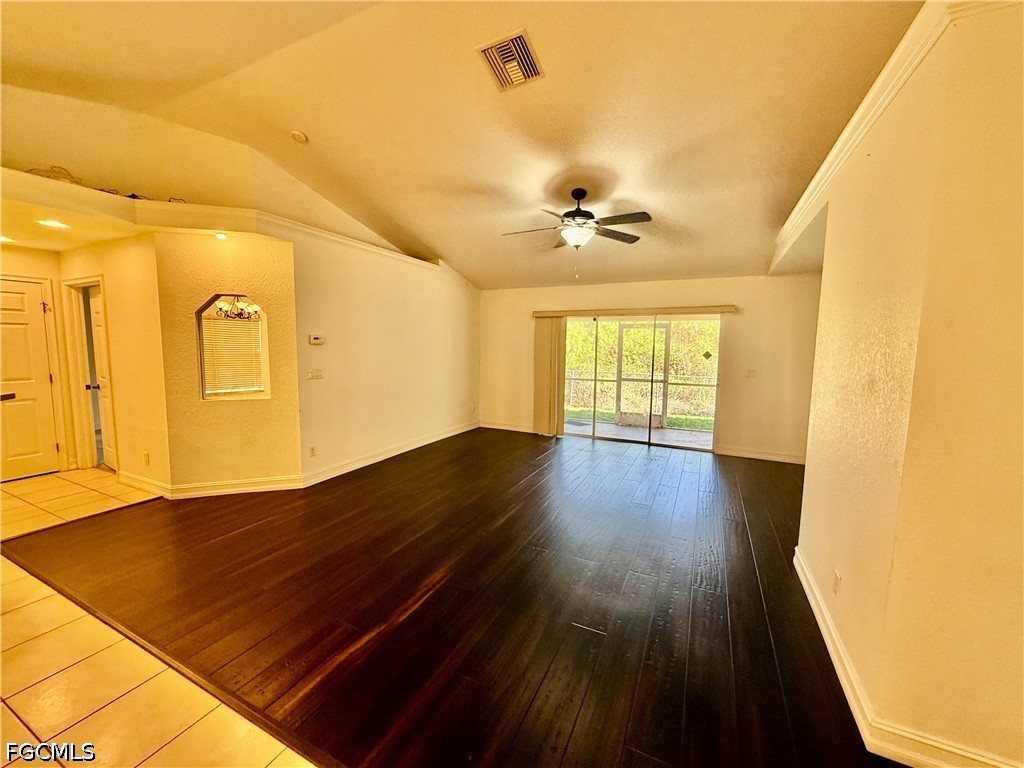 3 Bed SingleFamilyResidence for Sale in Lehigh Acres, photo 4