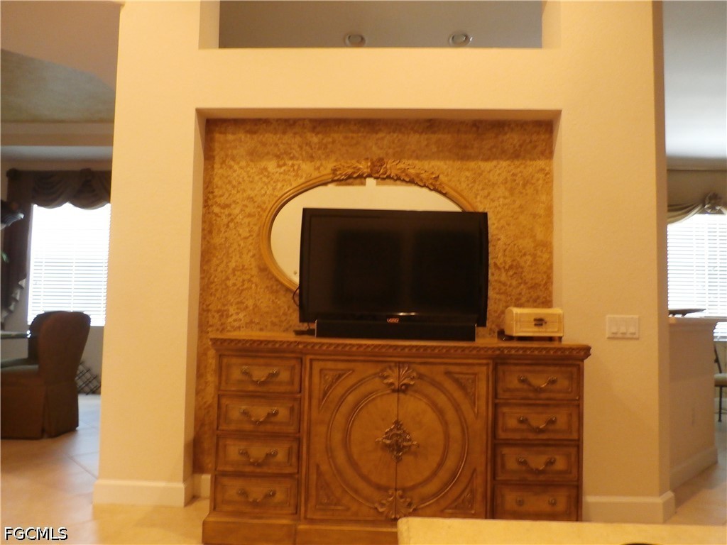 2 Bed Condominium for Sale in Crown Colony, photo 4