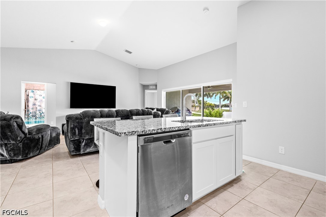 4 Bed SingleFamilyResidence for Sale in Cape Coral, photo 4