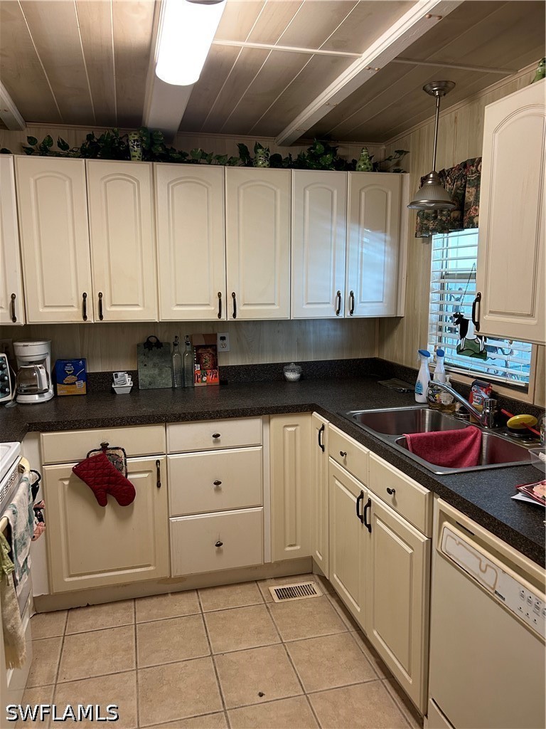 2 Bed ManufacturedHome for Sale in Naples, photo 4
