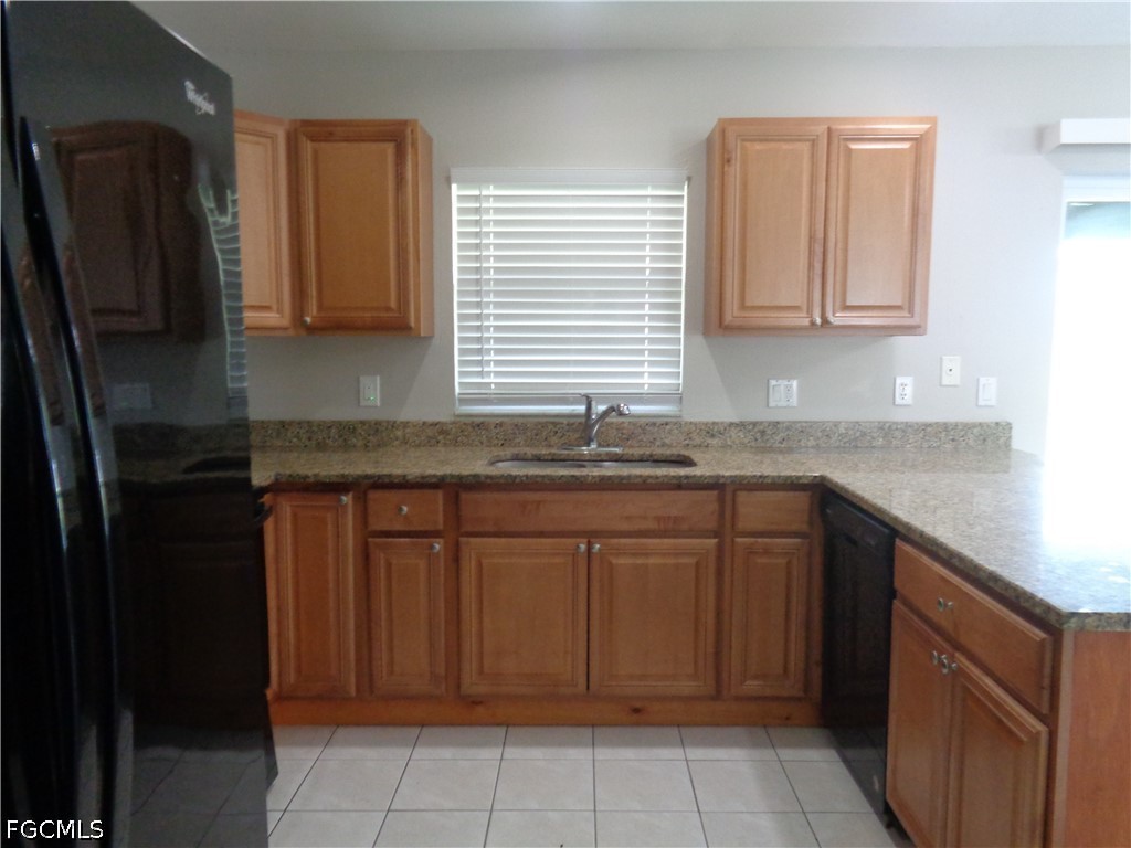 3 Bed SingleFamilyResidence for Sale in Cape Coral, photo 4